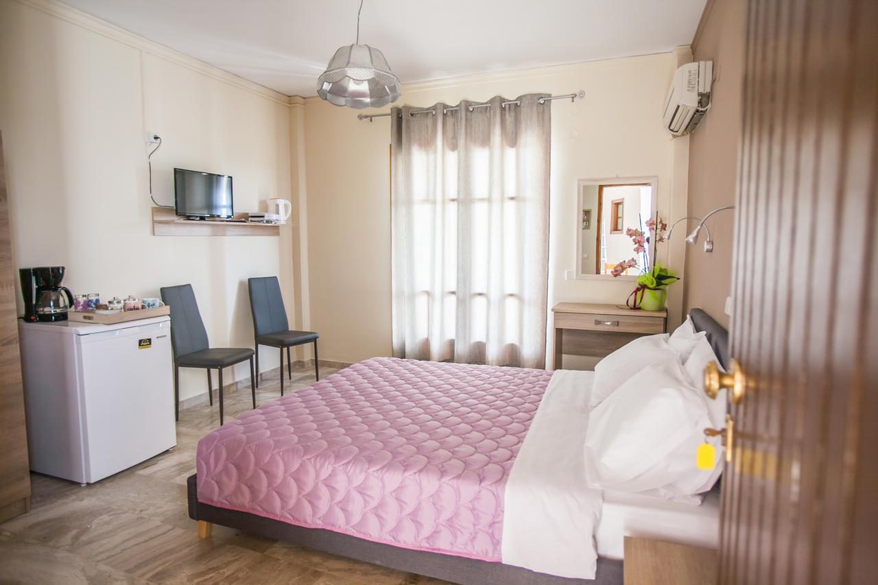 Orelia Pension Толон Екстериор снимка